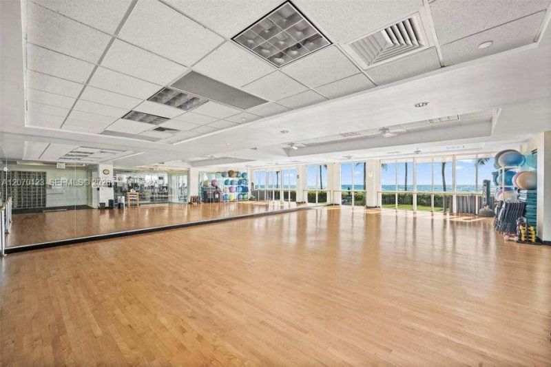 16500 Collins Ave , Unit 1751, Sunny Isles Beach, FL 33160 Photo