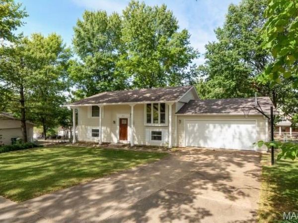 1817 Enola Court, Kirkwood, MO 63122