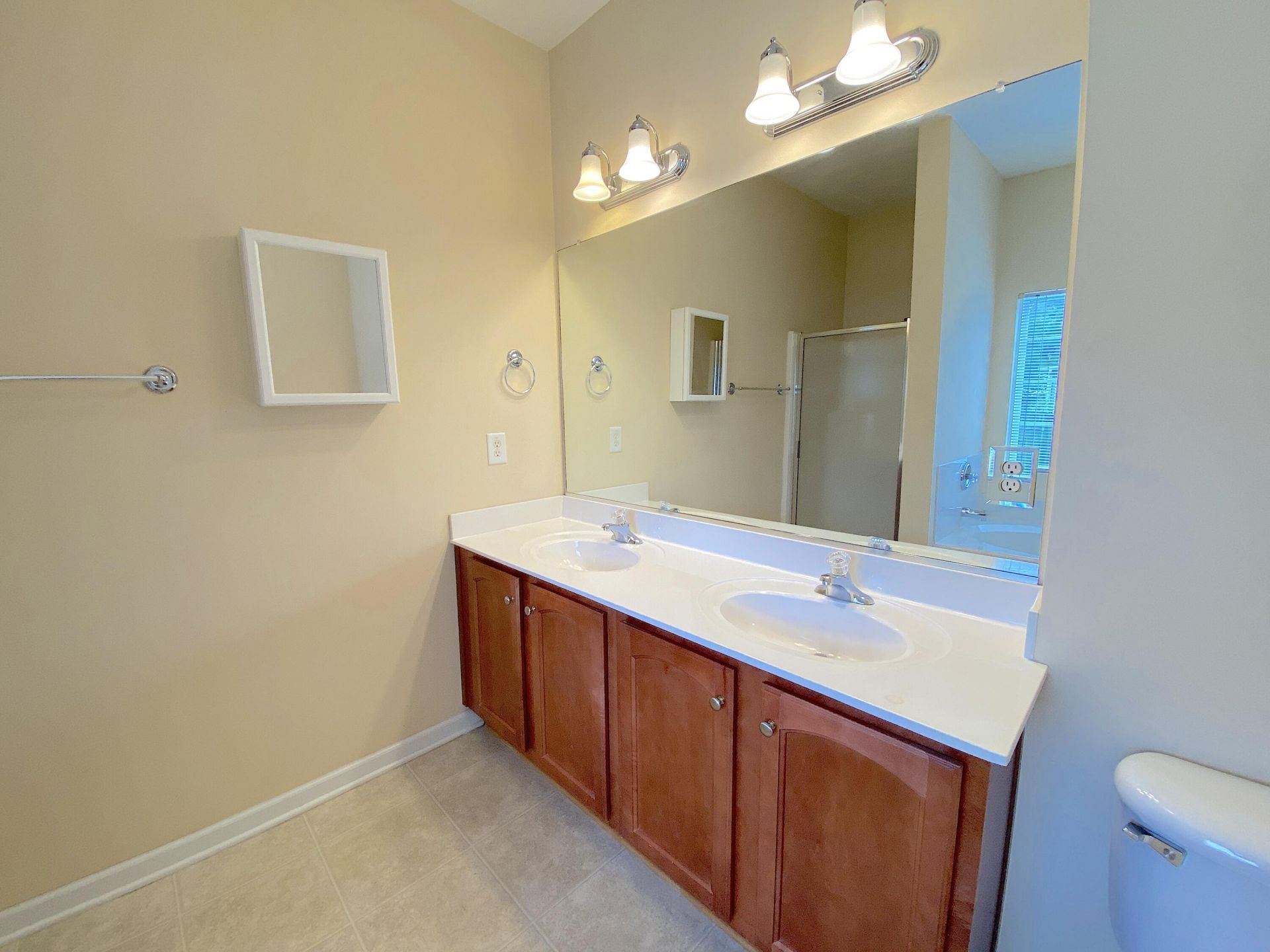 119 Speer Street Photo 8