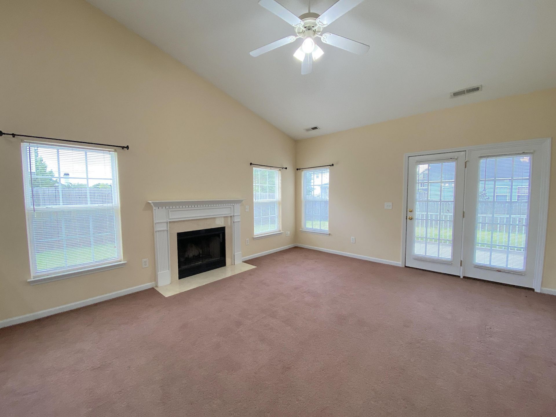 119 Speer Street Photo 9