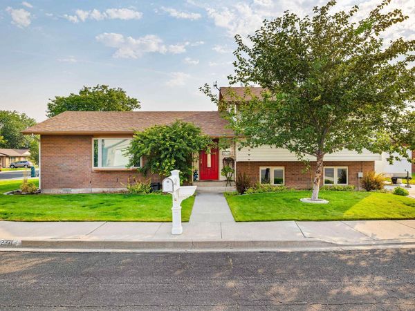 2271 Sherwood Dr., Twin Falls, ID 83301