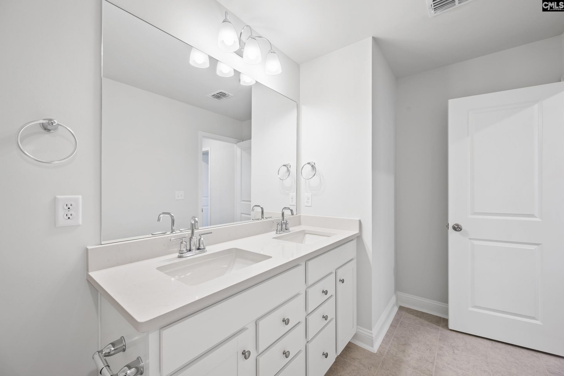 390 Mont Haven Place  Photo 7