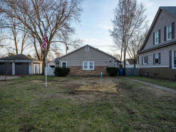 1521 E Lincolnway, Mishawaka, IN 46544