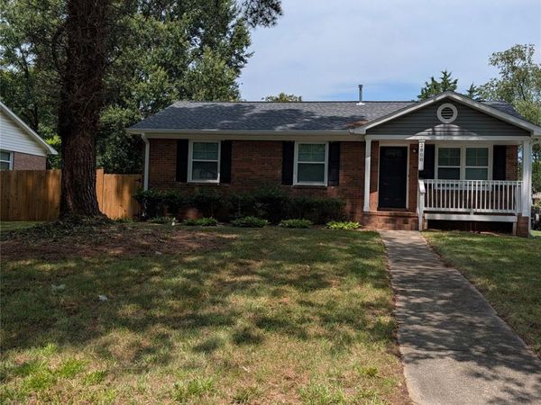 2800 Dalecrest Drive, Charlotte, NC 28269