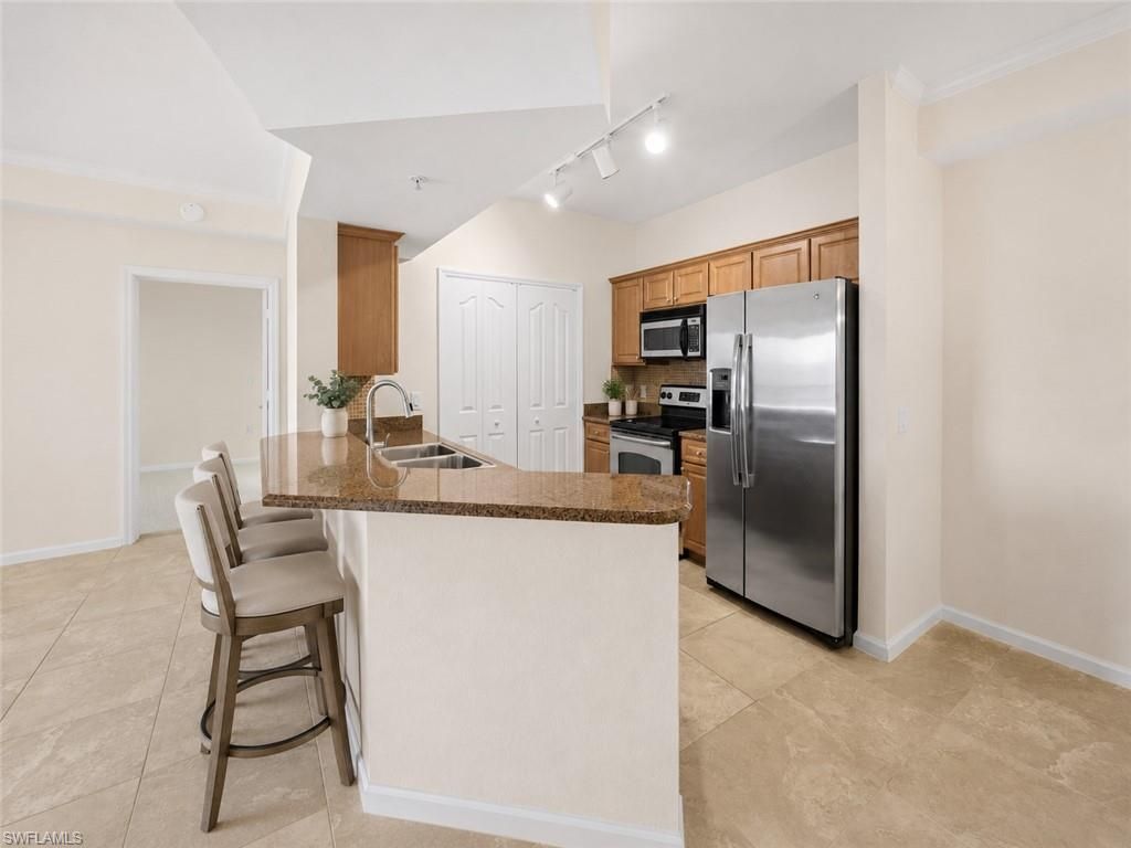 13000 Positano Cir, Unit 204, Naples, FL 34105 Photo