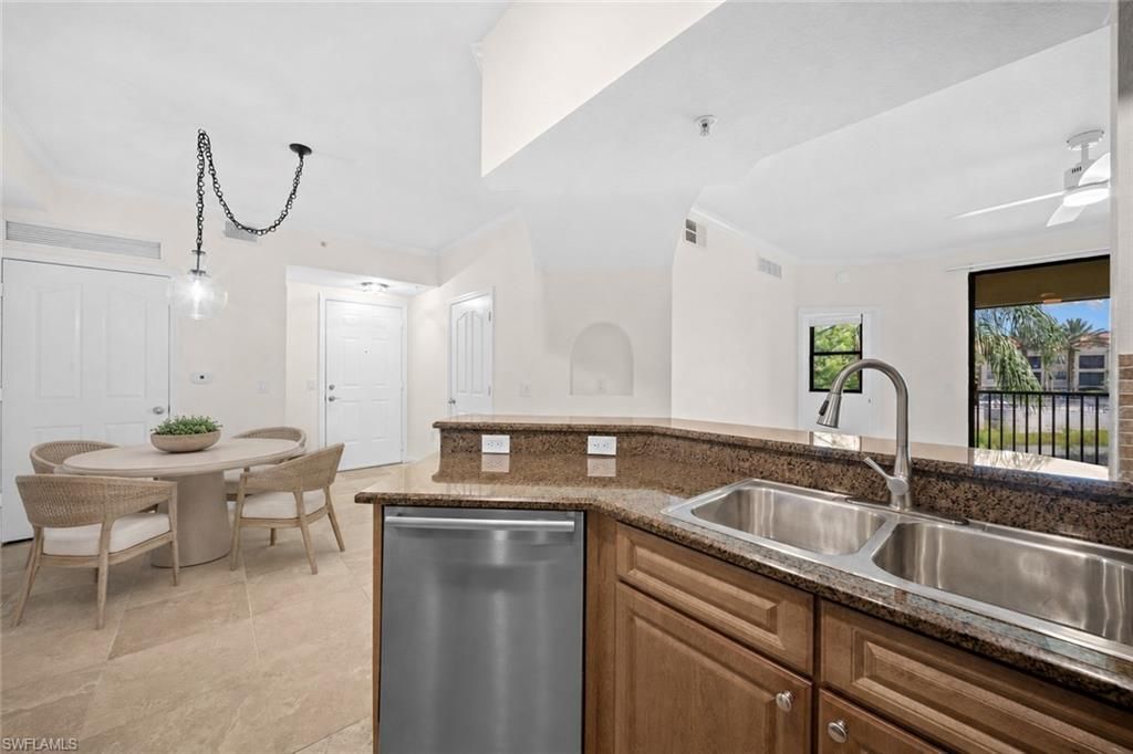 13000 Positano Cir, Unit 204, Naples, FL 34105 Photo