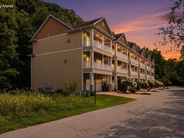 1322 Sunset COURT, La Crosse, WI 54601