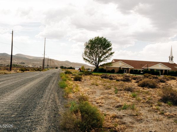 1090 E Green Avenue, Silver Springs, NV 89429
