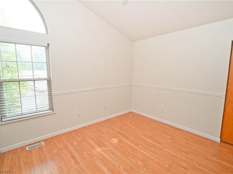 325 S Linden Court, Warren, OH 44484 Photo 19