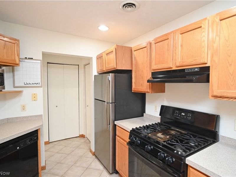 325 S Linden Court, Warren, OH 44484 Photo 6