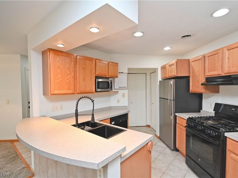 325 S Linden Court, Warren, OH 44484 Photo 9