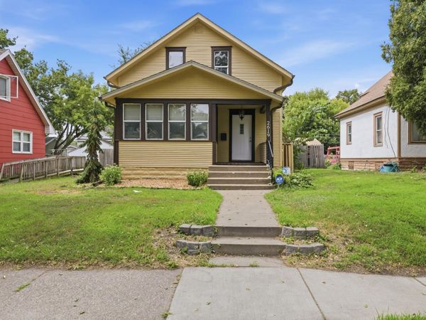 2619 James Avenue N, Minneapolis, MN 55411