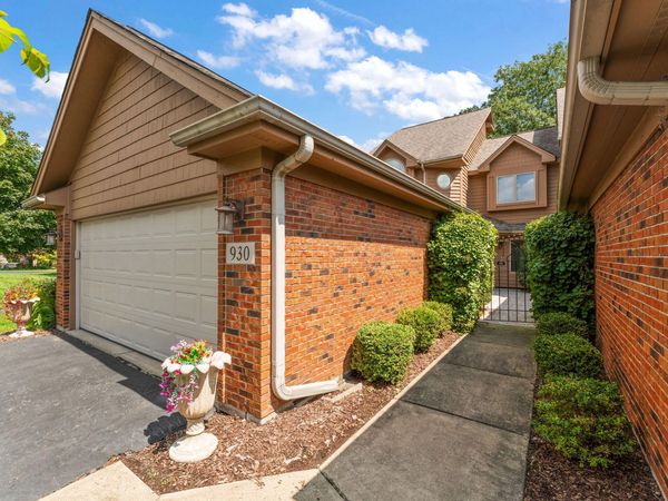 930 Cornwallis Lane, Munster, IN 46321