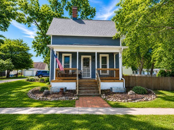 144 W Lincoln Street , Seneca, IL 61360