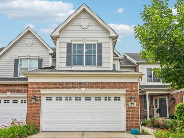 27 Harborside Way , Hawthorn Woods, IL 60047