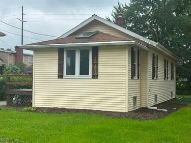 18061 Derr Avenue, Beloit, OH 44609