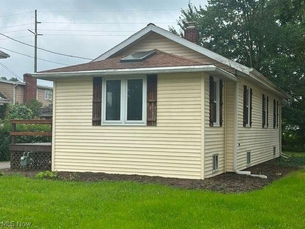18061 Derr Avenue , Beloit, OH 44609