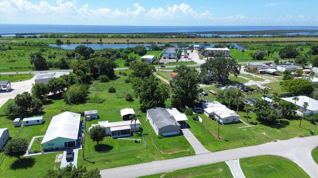 2208 SE 38th Trail, Okeechobee, FL 34974 Photo