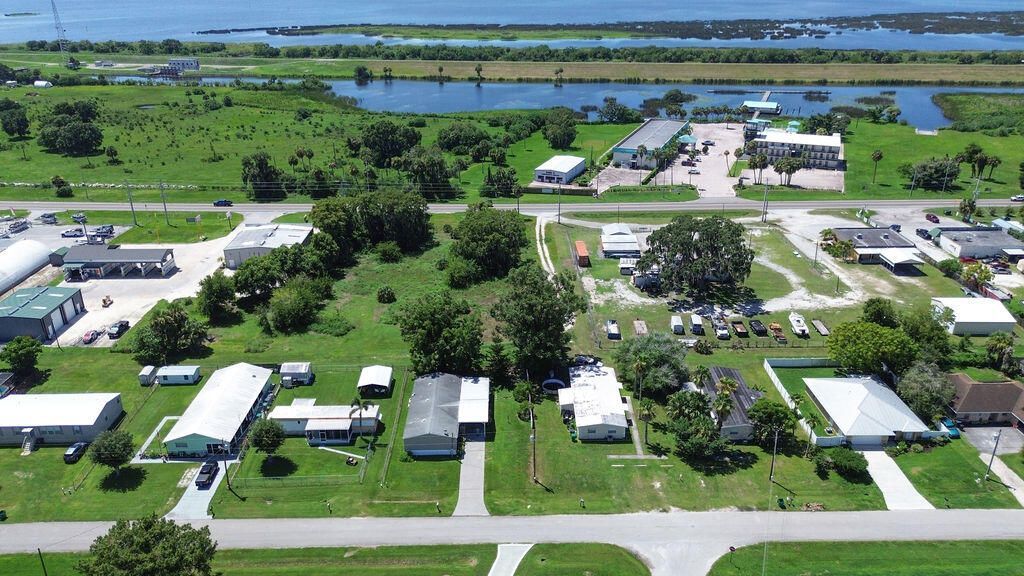 2208 SE 38th Trail, Okeechobee, FL 34974 Photo