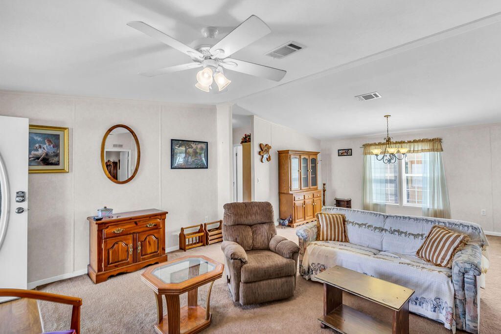 2208 SE 38th Trail, Okeechobee, FL 34974 Photo