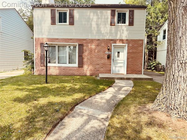 8659 Harding Street, Center Line, Mi 48015
