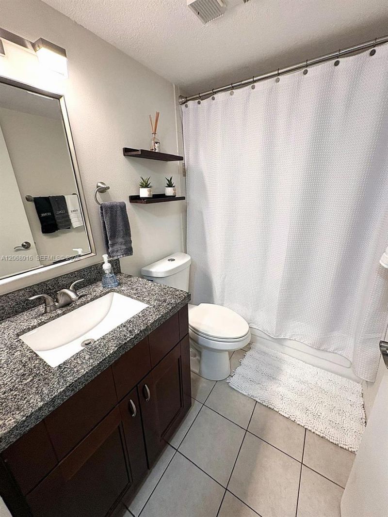 800 N Miami Ave , Unit E-905, Miami, FL 33136 Photo