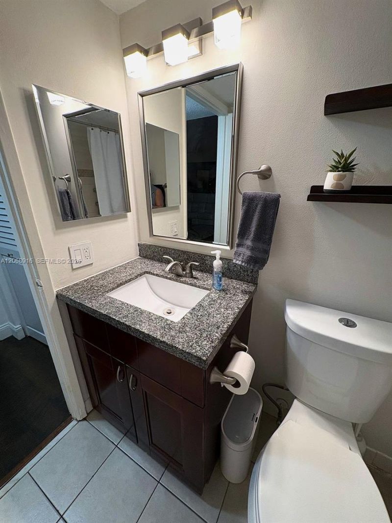 800 N Miami Ave , Unit E-905, Miami, FL 33136 Photo