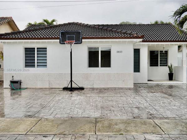 10157 NW 129th Ter , Hialeah Gardens, FL 33018