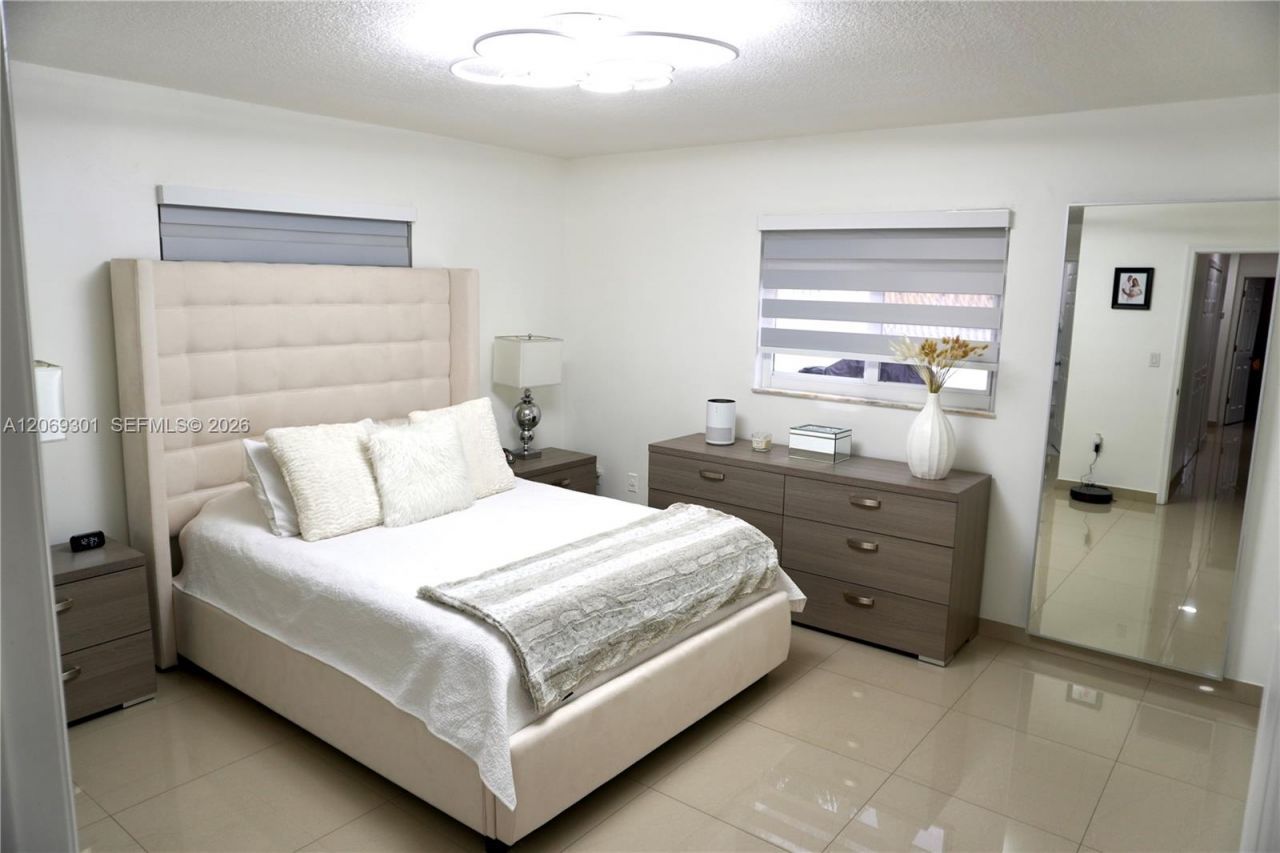 10157 NW 129th Ter , Hialeah Gardens, FL 33018 Photo