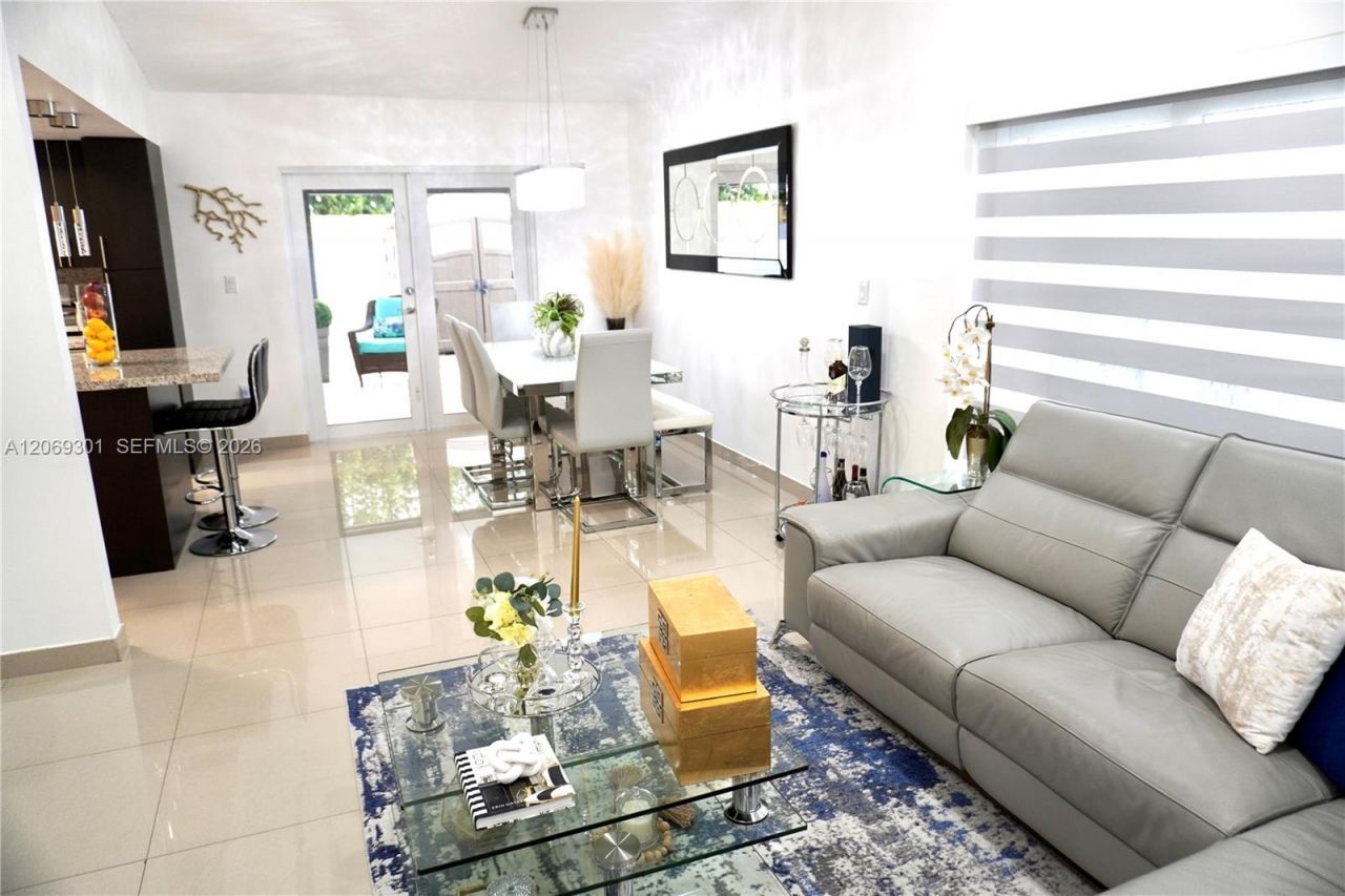 10157 NW 129th Ter , Hialeah Gardens, FL 33018 Photo