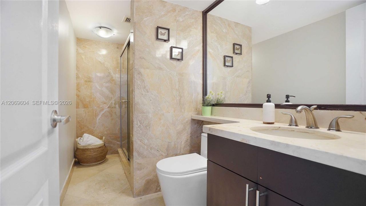 5757 Collins Ave, Unit 1505, Miami Beach, FL 33140 Photo