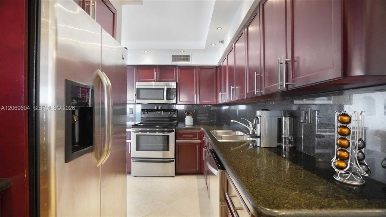 5757 Collins Ave, Unit 1505, Miami Beach, FL 33140 Photo