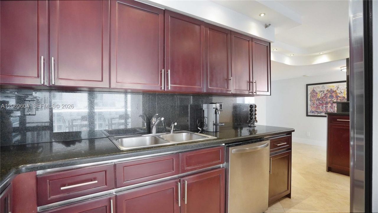 5757 Collins Ave, Unit 1505, Miami Beach, FL 33140 Photo