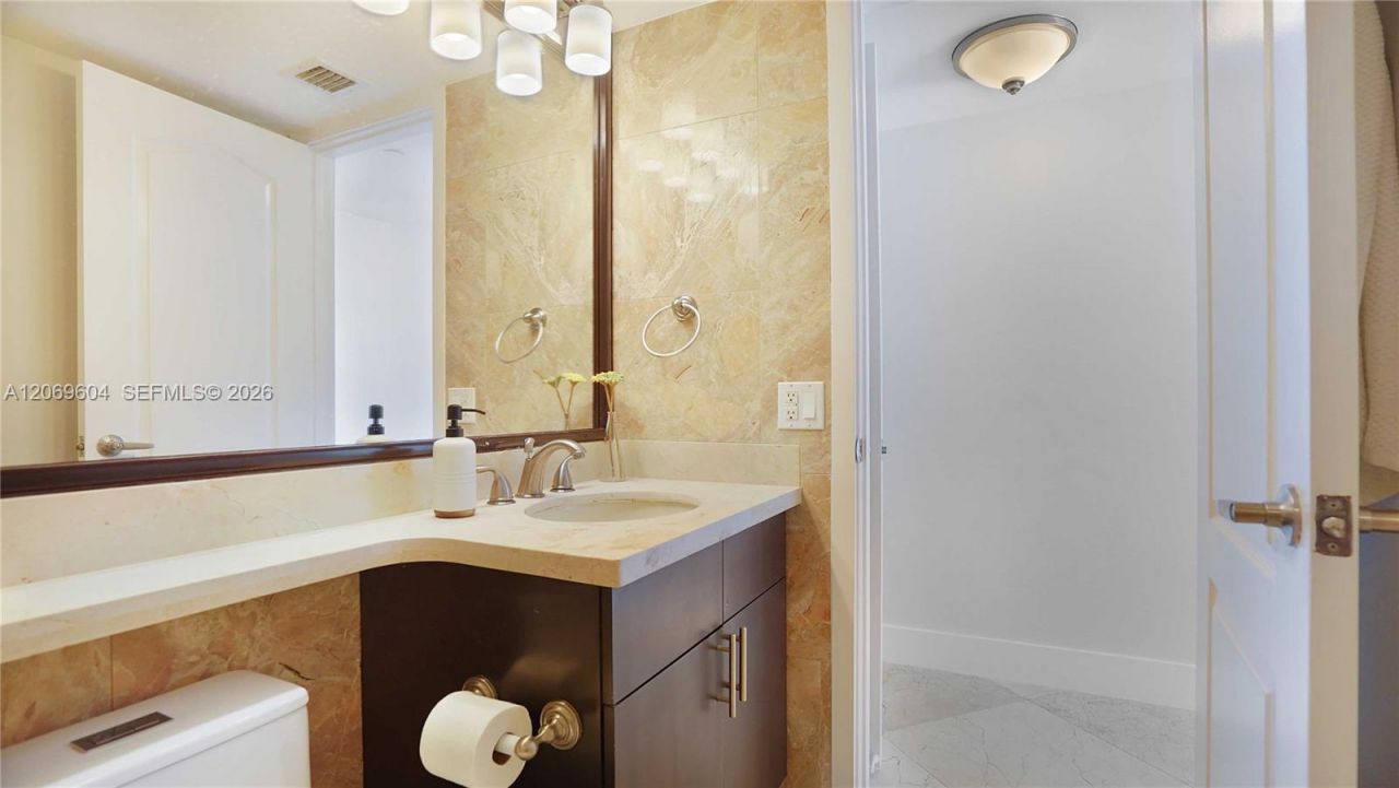 5757 Collins Ave, Unit 1505, Miami Beach, FL 33140 Photo