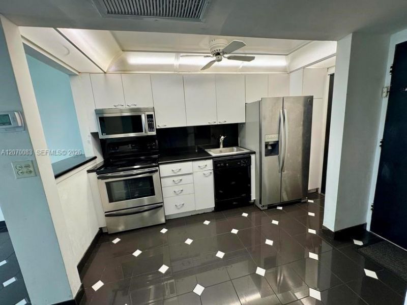 5401 Collins Ave , Unit 144, Miami Beach, FL 33140 Photo