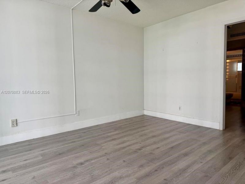 5401 Collins Ave , Unit 144, Miami Beach, FL 33140 Photo