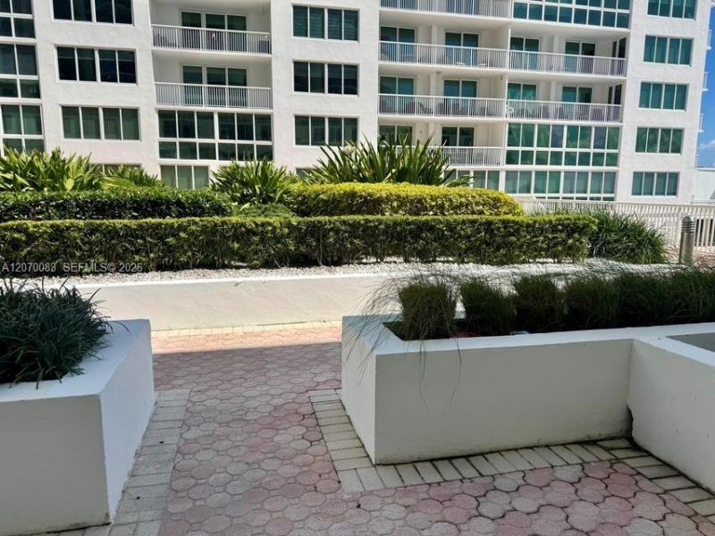5401 Collins Ave , Unit 144, Miami Beach, FL 33140 Photo