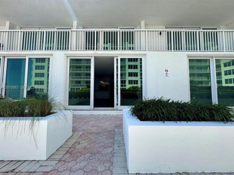 5401 Collins Ave , Unit 144, Miami Beach, FL 33140 Photo