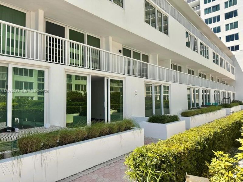 5401 Collins Ave , Unit 144, Miami Beach, FL 33140 Photo
