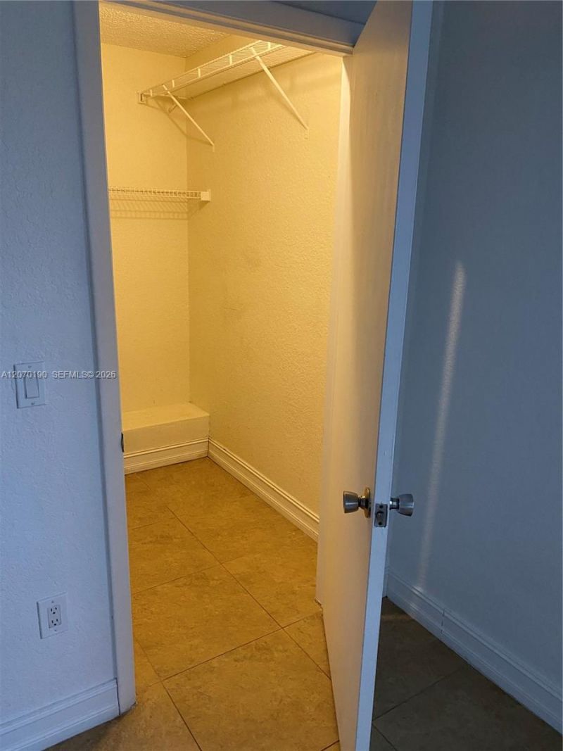 8245 Lake Dr , Unit 101, Doral, FL 33166 Photo