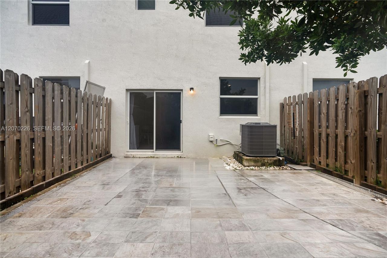 12218 NW 24th Pl, Miami, FL 33167 Photo