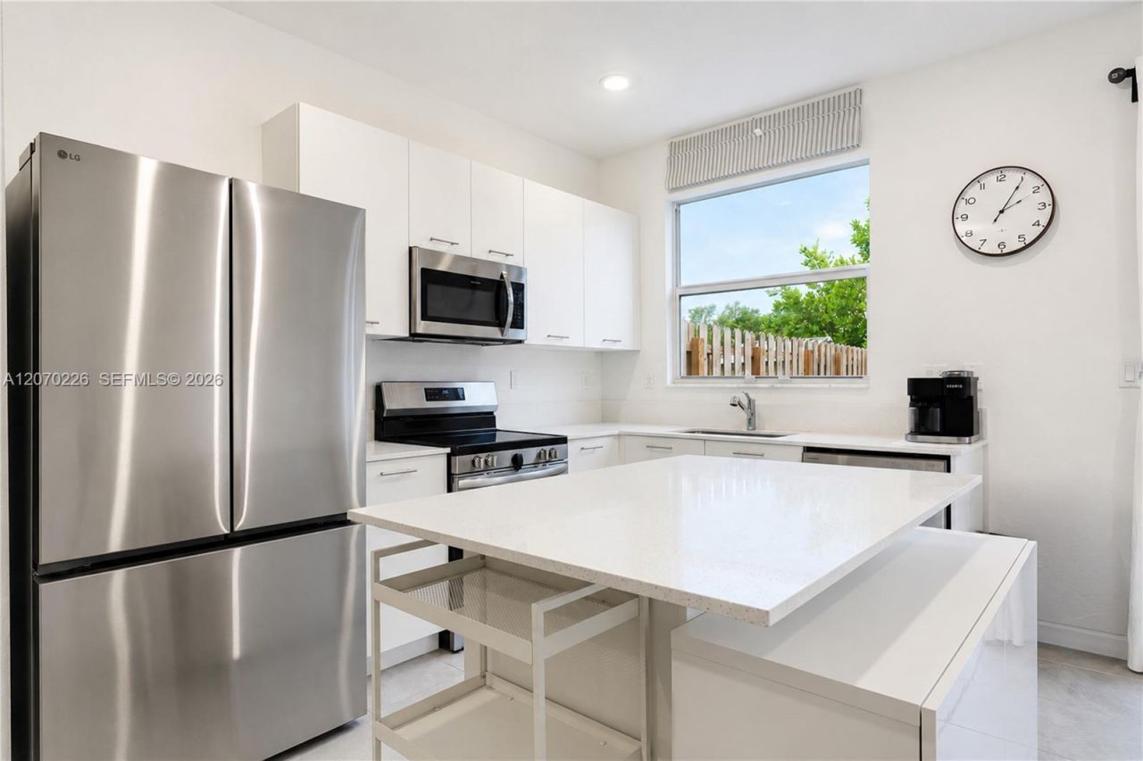 12218 NW 24th Pl, Miami, FL 33167 Photo