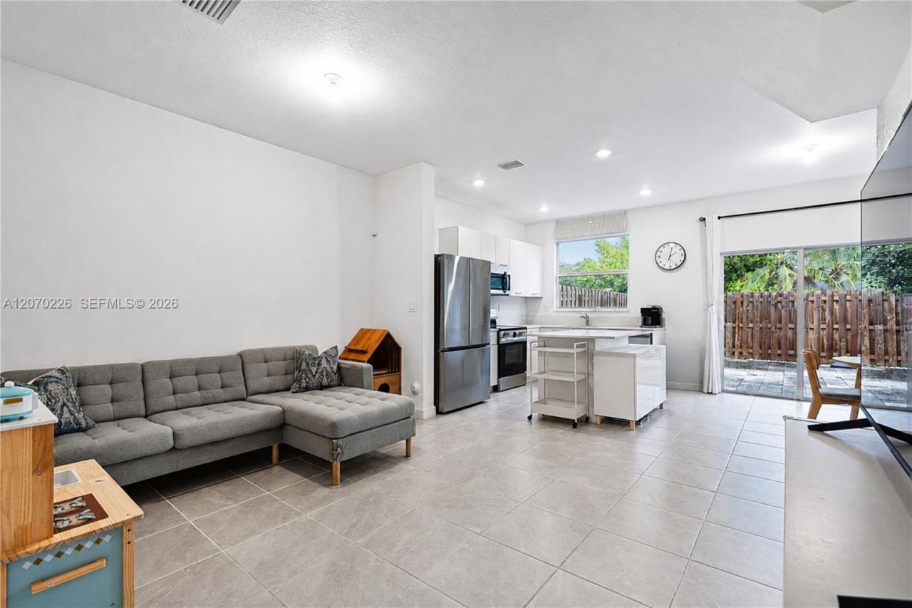 12218 NW 24th Pl, Miami, FL 33167 Photo