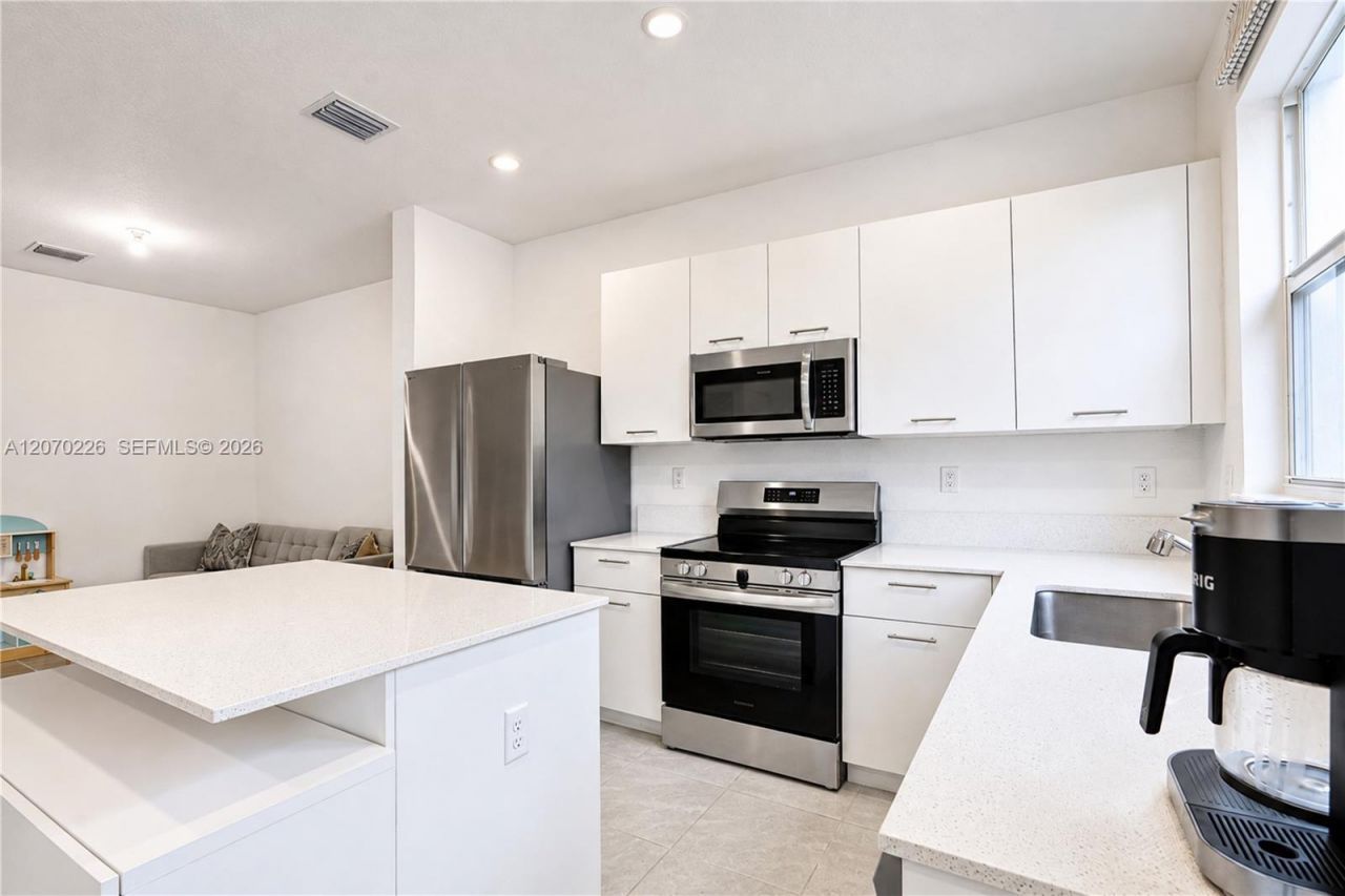 12218 NW 24th Pl, Miami, FL 33167 Photo