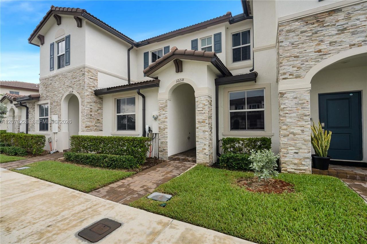 12218 NW 24th Pl, Miami, FL 33167 Photo