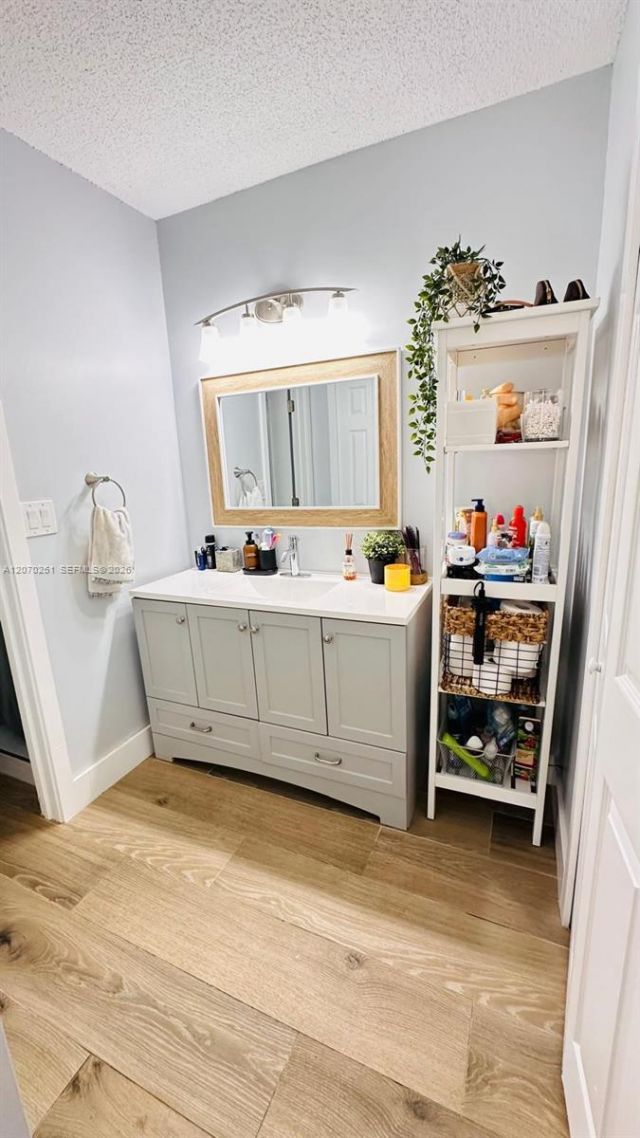 223 Lakeview Dr , Unit 204, Weston, FL 33326 Photo