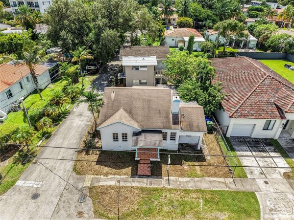 2100 SW 25th St , Miami, FL 33133
