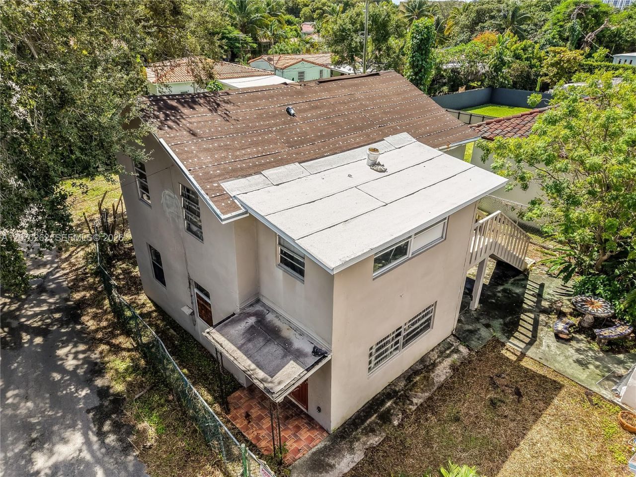 2100 SW 25th St , Miami, FL 33133 Photo
