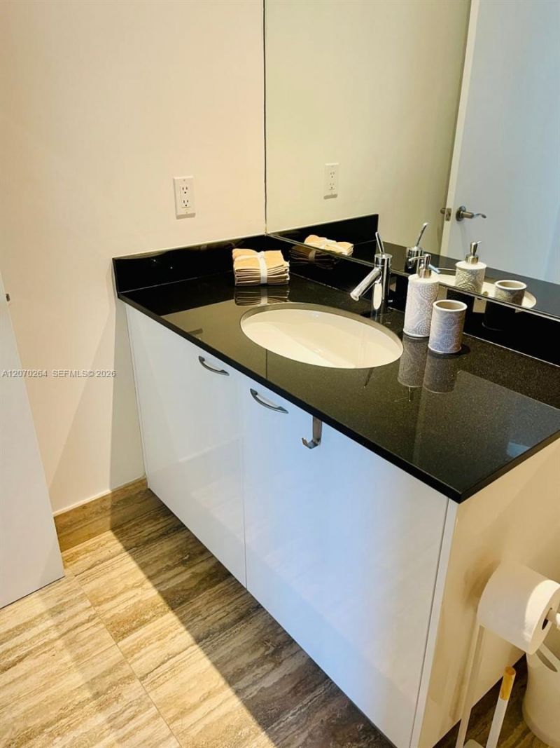 15811 Collins Ave , Unit 2103, Sunny Isles Beach, FL 33160 Photo