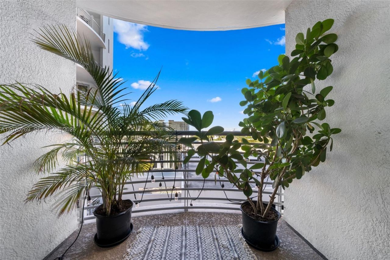 1830 Radius Dr , Unit 903, Hollywood, FL 33020 Photo